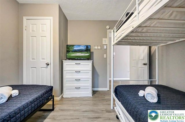 19 Uffleman Lane, Penn Forest Twp, PA 18210