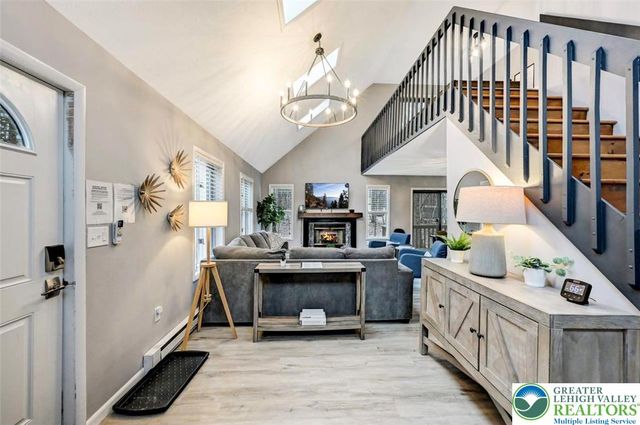 19 Uffleman Lane, Penn Forest Twp, PA 18210