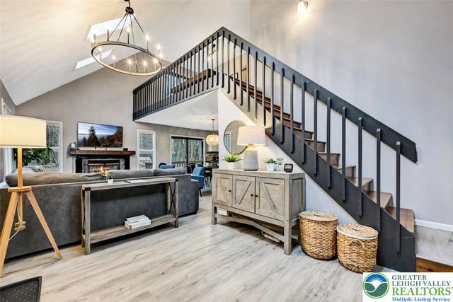 19 Uffleman Lane, Penn Forest Twp, PA 18210