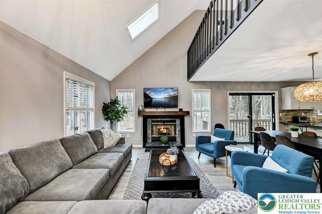 19 Uffleman Lane, Penn Forest Twp, PA 18210