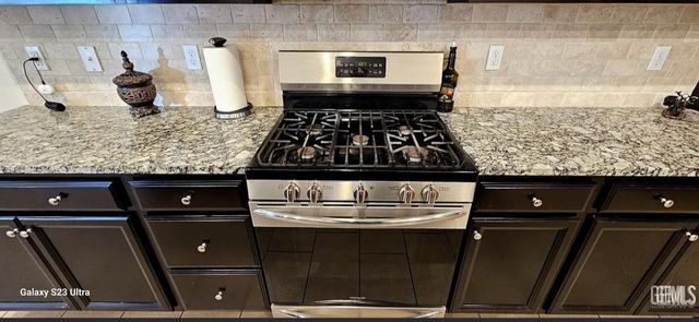 9211 Woodbrook Drive, Shafter, CA 93263