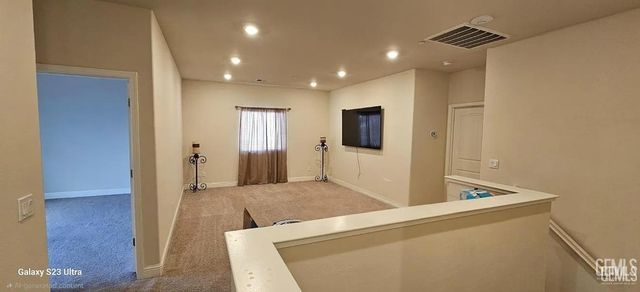 9211 Woodbrook Drive, Shafter, CA 93263