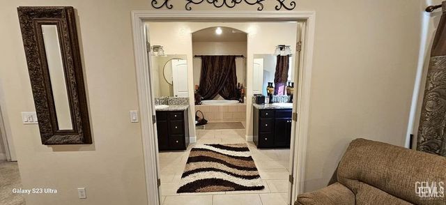 9211 Woodbrook Drive, Shafter, CA 93263