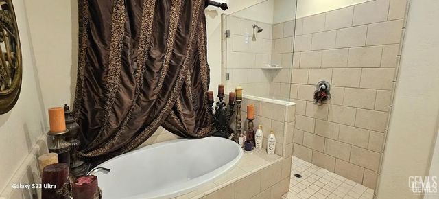 9211 Woodbrook Drive, Shafter, CA 93263