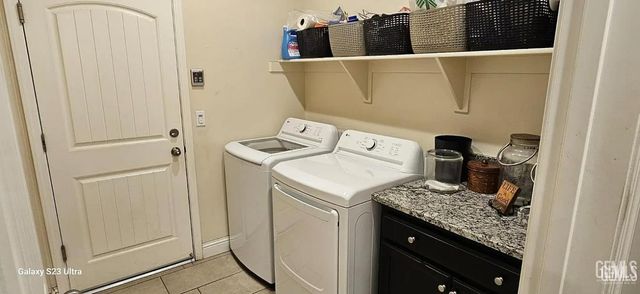 9211 Woodbrook Drive, Shafter, CA 93263