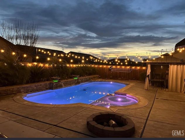 9211 Woodbrook Drive, Shafter, CA 93263