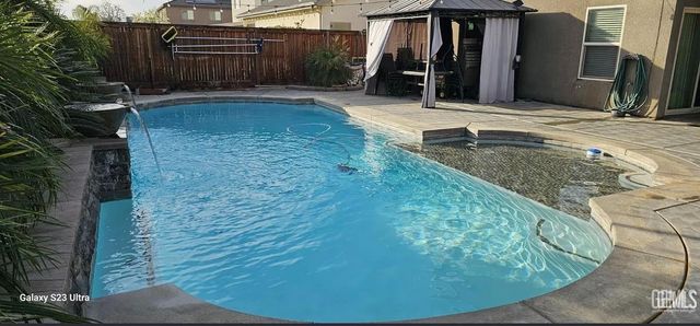 9211 Woodbrook Drive, Shafter, CA 93263