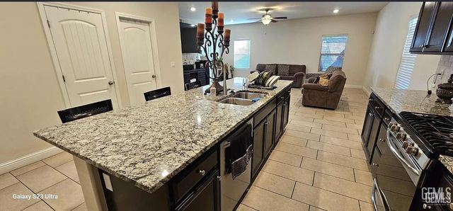 9211 Woodbrook Drive, Shafter, CA 93263