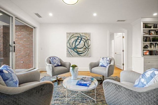 130 Mount Auburn Street 311, Cambridge, MA 02138