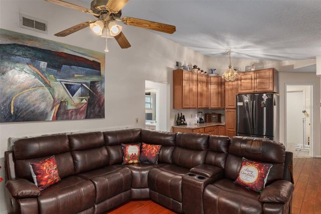 8095 PHILATELIC DRIVE, Spring Hill, FL 34606