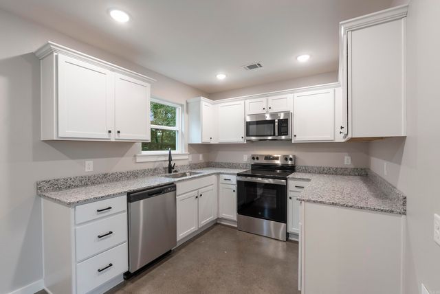 303 Parkway Avenue, Morrilton, AR 72110