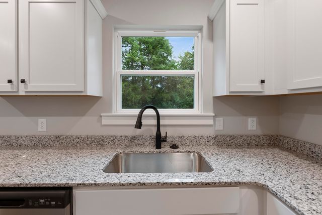 303 Parkway Avenue, Morrilton, AR 72110