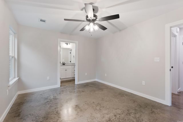 303 Parkway Avenue, Morrilton, AR 72110