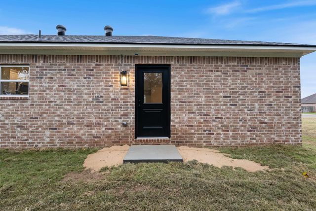 303 Parkway Avenue, Morrilton, AR 72110