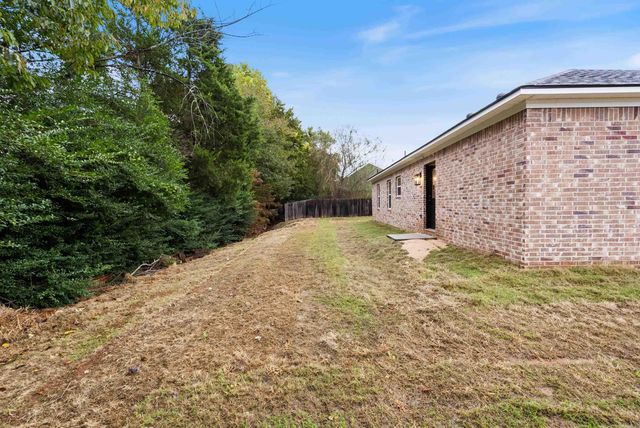 303 Parkway Avenue, Morrilton, AR 72110