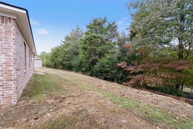 303 Parkway Avenue, Morrilton, AR 72110