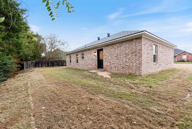 303 Parkway Avenue, Morrilton, AR 72110