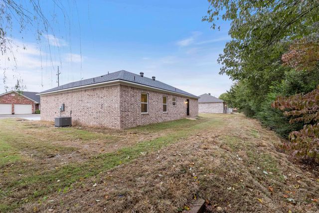 303 Parkway Avenue, Morrilton, AR 72110