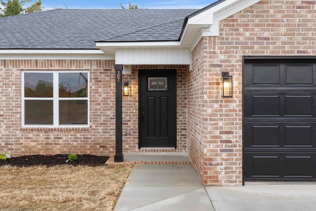 303 Parkway Avenue, Morrilton, AR 72110