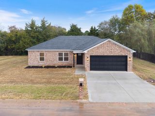 303 Parkway Avenue, Morrilton, AR 72110