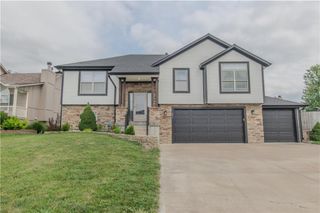 411 Eagle Glen Drive, Raymore, MO 64083