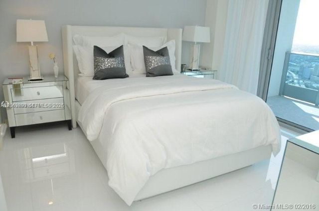 200 Biscayne Boulevard Way 3809, Miami, FL 33131