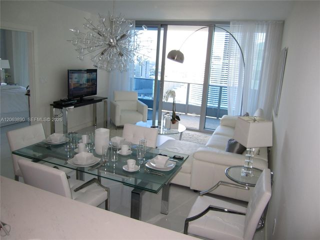 200 Biscayne Boulevard Way 3809, Miami, FL 33131