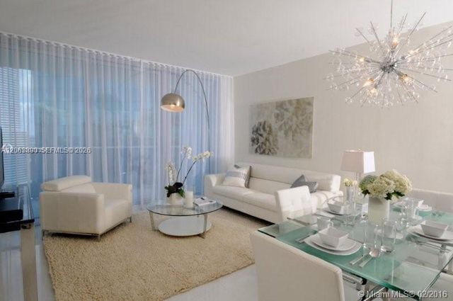 200 Biscayne Boulevard Way 3809, Miami, FL 33131