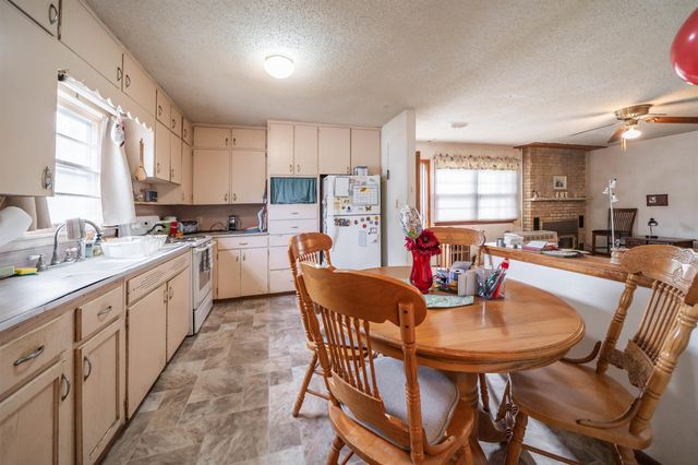 12357 SW Tawakoni Rd, Augusta, KS 67010