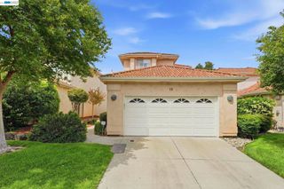 1500 Scenic Dr #18, Modesto, CA 95355