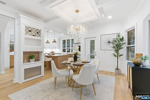 180 Crescent Avenue, Leonia, NJ 07605