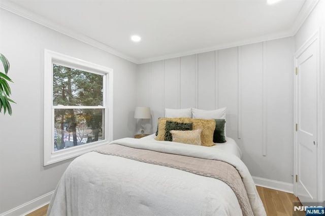 180 Crescent Avenue, Leonia, NJ 07605