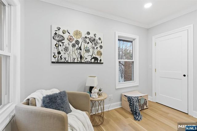 180 Crescent Avenue, Leonia, NJ 07605