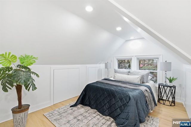 180 Crescent Avenue, Leonia, NJ 07605