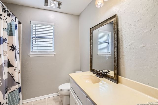 1608 Kings Ranch Road, Bandera, TX 78003