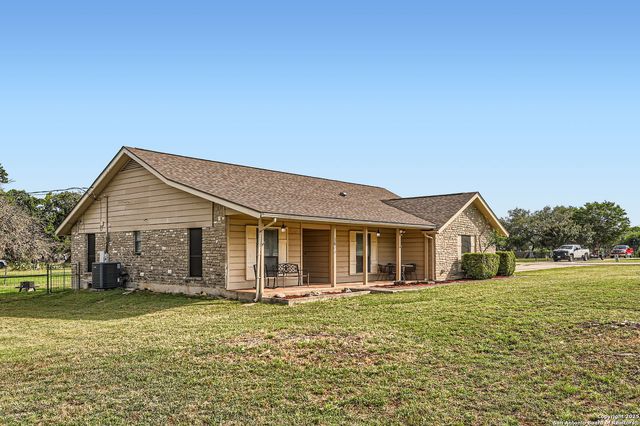 1608 Kings Ranch Road, Bandera, TX 78003
