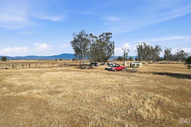 1404 Cottonwood Road, Bakersfield, CA 93307