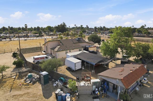 1404 Cottonwood Road, Bakersfield, CA 93307