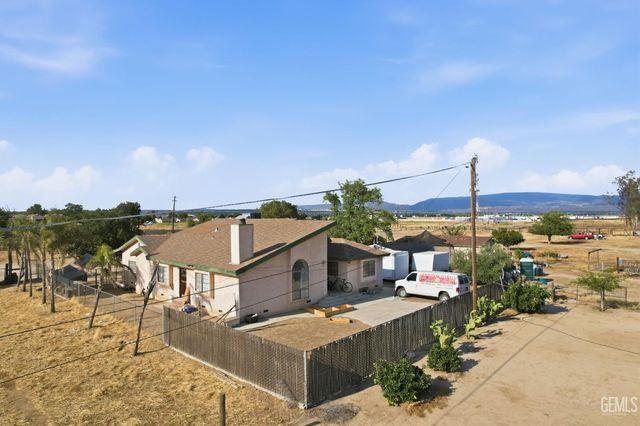 1404 Cottonwood Road, Bakersfield, CA 93307