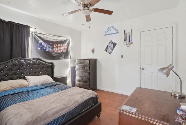 1404 Cottonwood Road, Bakersfield, CA 93307