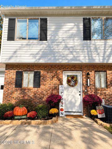 7 Elizabeth Court, Howell, NJ 07731