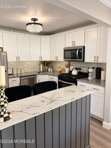 7 Elizabeth Court, Howell, NJ 07731