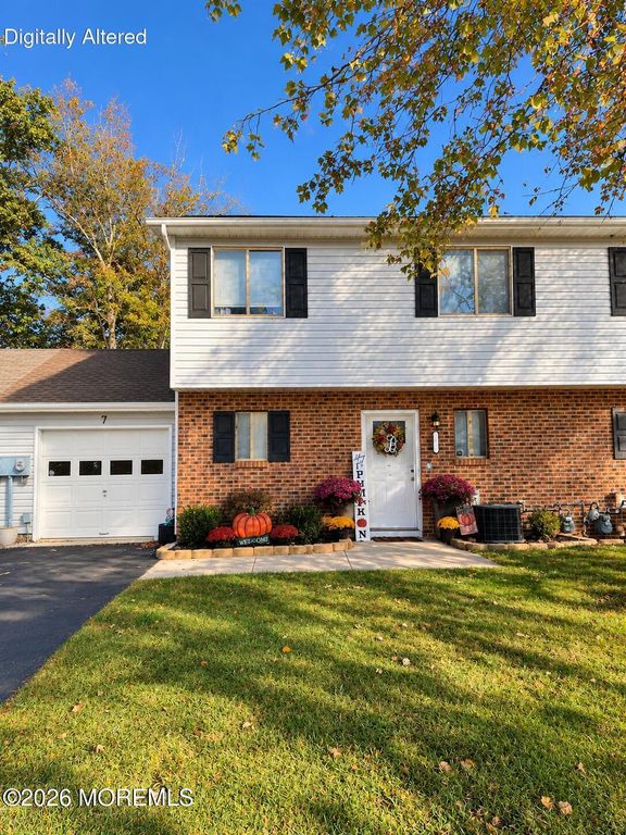 7 Elizabeth Court, Howell, NJ 07731