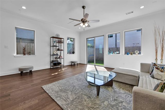 1615 Vermont Street, Houston, TX 77006