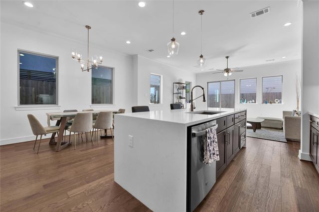 1615 Vermont Street, Houston, TX 77006