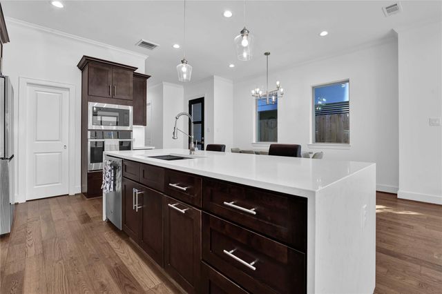 1615 Vermont Street, Houston, TX 77006