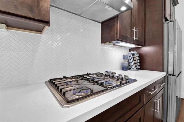 1615 Vermont Street, Houston, TX 77006