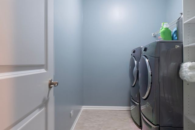 303 Owen Court, Oswego, IL 60543