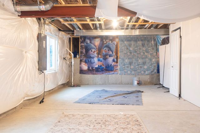 303 Owen Court, Oswego, IL 60543