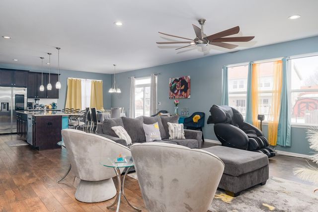 303 Owen Court, Oswego, IL 60543